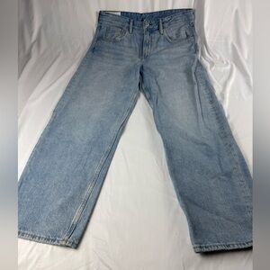 H&M Men's Relaxed Fit Jeans in Light Blue